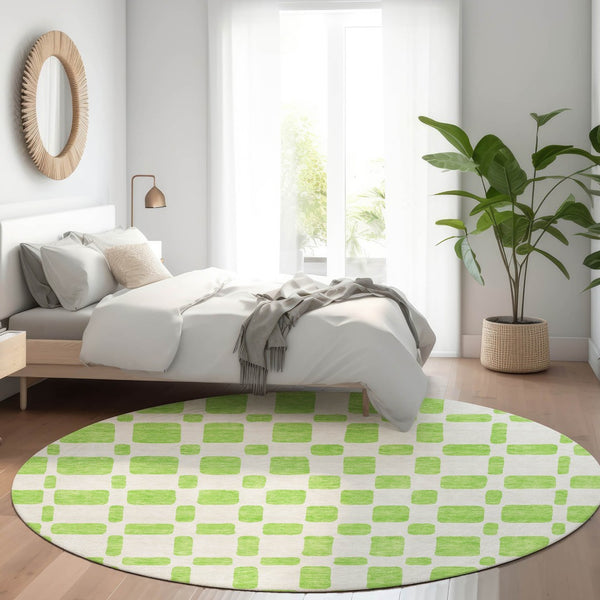 HomeRoots 8' Vibrant Lime Green and Ivory Geometric Round Rug - Washable, UV Protected for Family-Friendly Spaces 669285
