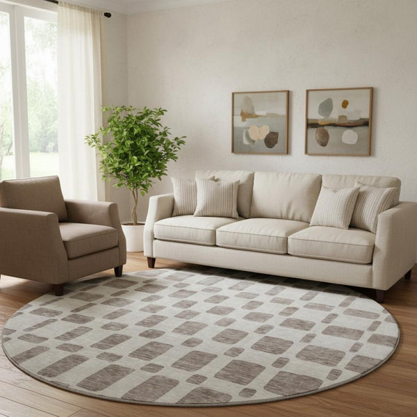 HomeRoots 8' Taupe and Ivory Geometric Round Rug – Washable, UV Protected, Perfect for High-Traffic Areas! 669315