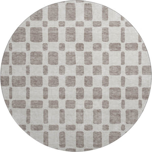 HomeRoots 8' Taupe and Ivory Geometric Round Rug – Washable, UV Protected, Perfect for High-Traffic Areas! 669315
