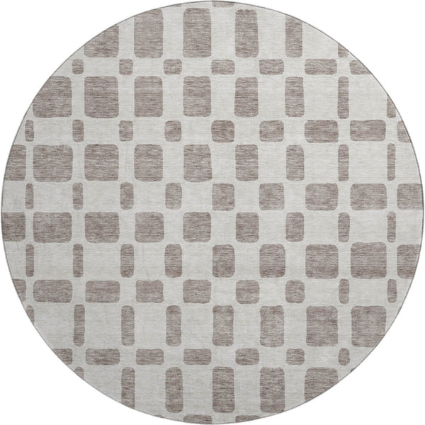 HomeRoots 8' Taupe and Ivory Geometric Round Rug – Washable, UV Protected, Perfect for High-Traffic Areas! 669315