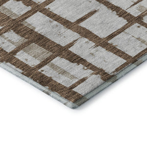 HomeRoots 8' Chocolate Striped Round Rug - Washable, UV-Protected, Stain-Resistant for Cozy Living Spaces 669351