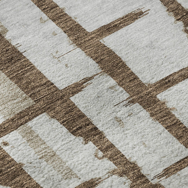 HomeRoots 8' Chocolate Striped Round Rug - Washable, UV-Protected, Stain-Resistant for Cozy Living Spaces 669351