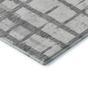 HomeRoots 8' Stylish Gray and Silver Striped Washable Round Rug with UV Protection for High-Traffic Homes 669363