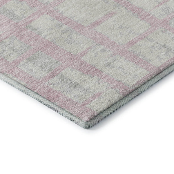 HomeRoots 8' Pink And Beige Striped Round Rug - Washable, UV Protected, Cozy, Durable for Living Spaces & Patios 669393