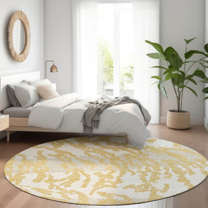HomeRoots 8' Gold and Ivory Animal Print Round Rug - Washable, UV Protected, Stylish & Durable for Busy Homes 669435