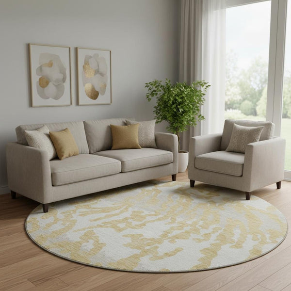 HomeRoots 8' Gold and Ivory Animal Print Round Rug - Washable, UV Protected, Stylish & Durable for Busy Homes 669435