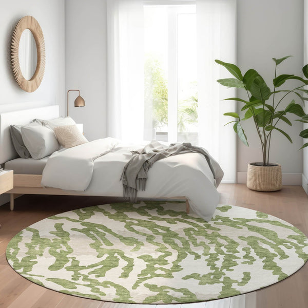 HomeRoots 8' Green and Ivory Animal Print Round Rug - Washable, UV Protected, Stain Resistant for Modern Homes 669447