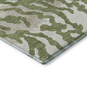 HomeRoots 8' Green and Ivory Animal Print Round Rug - Washable, UV Protected, Stain Resistant for Modern Homes 669447