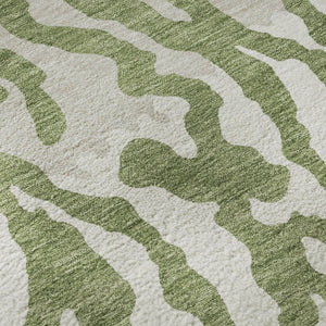 HomeRoots 8' Green and Ivory Animal Print Round Rug - Washable, UV Protected, Stain Resistant for Modern Homes 669447