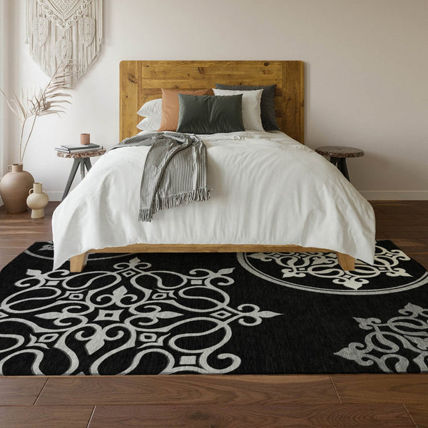 HomeRoots 5' X 8' Black And Ivory Floral Medallion Washable Area Rug - Durable, Stylish & UV Protected Design 669500