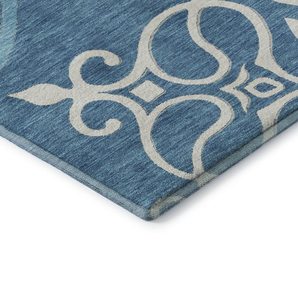 HomeRoots 8' Teal Floral Medallion Round Rug - Washable, UV Protected, Durable Design for High Traffic Areas 669561