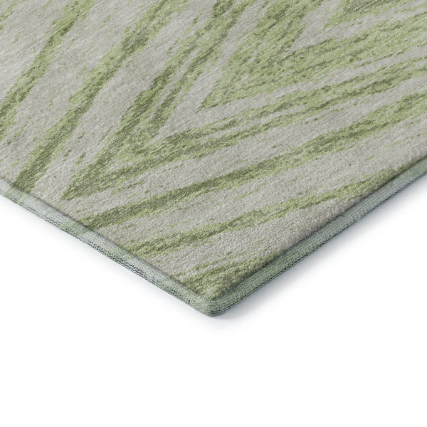 HomeRoots 8' Artichoke Green & Beige Abstract Washable Round Rug - UV Protected, Stain-Resistant Design! 669669