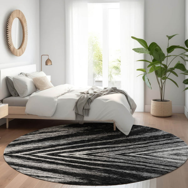 HomeRoots 8' Washable Black and Gray Abstract Round Rug with UV Protection - Durable, Stylish, Pet-Friendly Design 669675