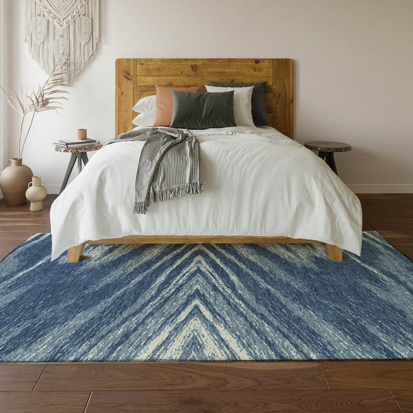 HomeRoots 5' Blue and Ivory Abstract Washable Area Rug with UV Protection - Perfect for High-Traffic Rooms! 669680