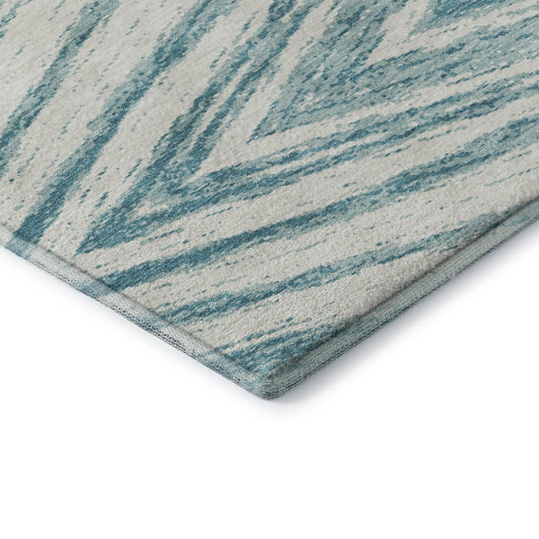 HomeRoots 8' Teal and Ivory Abstract Round Rug - Stylish, Washable, UV-Protected for Homes with Kids & Pets 669741