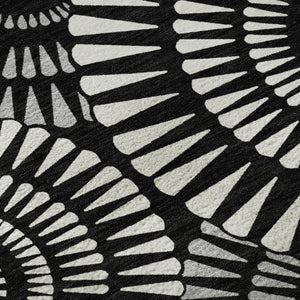 HomeRoots 5' X 8' Black And Ivory Geometric Area Rug - Washable, Stain-Resistant, UV Protected for All Spaces 669753