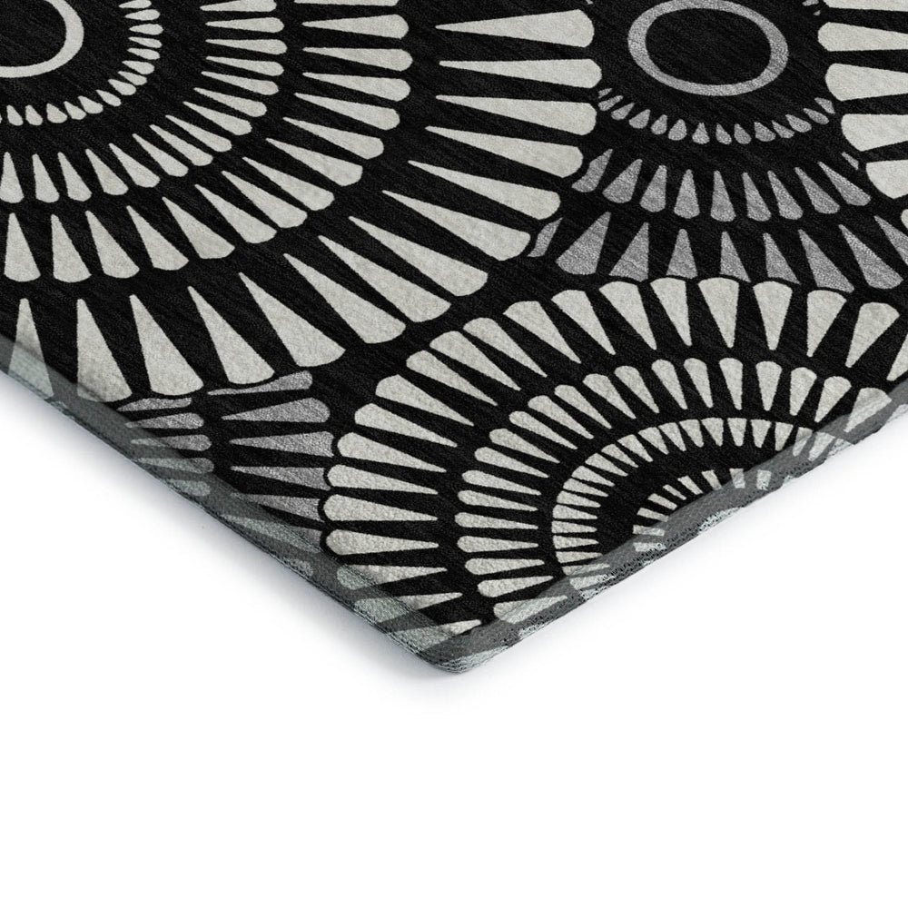 HomeRoots 5' X 8' Black And Ivory Geometric Area Rug - Washable, Stain-Resistant, UV Protected for All Spaces 669753