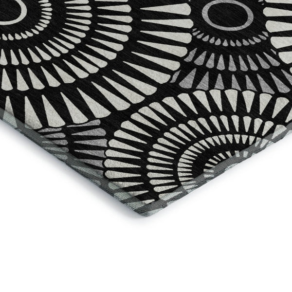 HomeRoots 5' X 8' Black And Ivory Geometric Area Rug - Washable, Stain-Resistant, UV Protected for All Spaces 669753