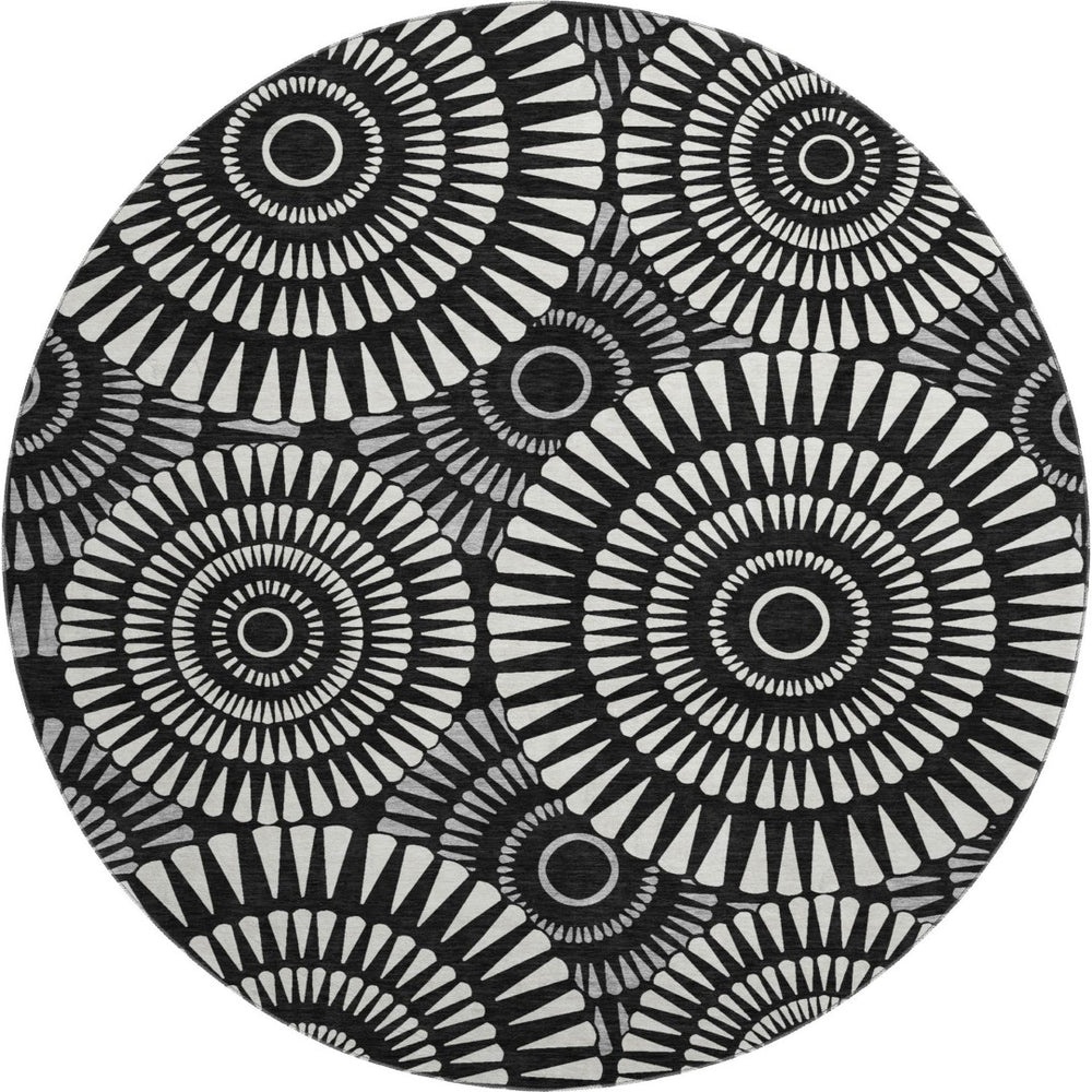 HomeRoots 8' Black And Ivory Geometric Round Rug - Washable, UV Protected & Perfect for High-Traffic Areas 669754