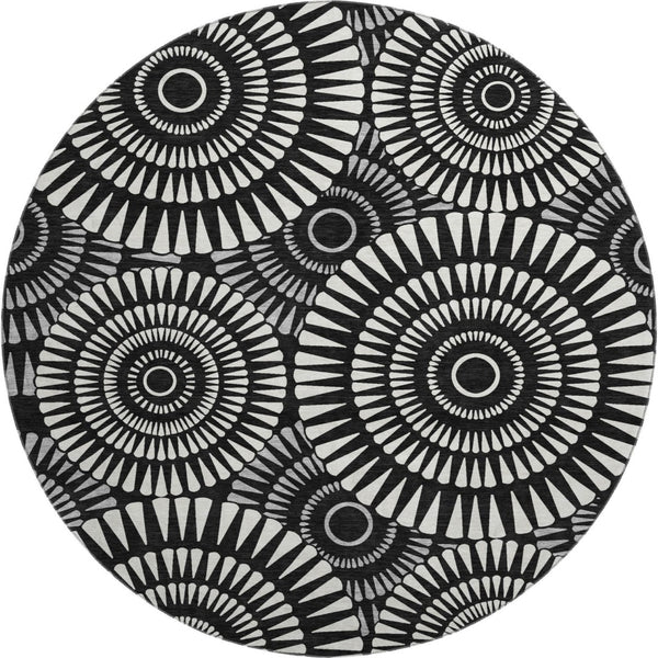 HomeRoots 8' Black And Ivory Geometric Round Rug - Washable, UV Protected & Perfect for High-Traffic Areas 669754