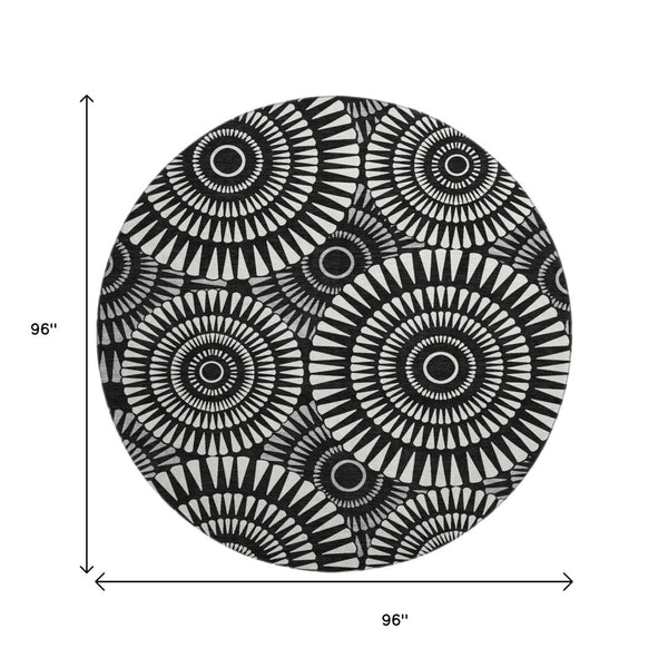 HomeRoots 8' Black And Ivory Geometric Round Rug - Washable, UV Protected & Perfect for High-Traffic Areas 669754