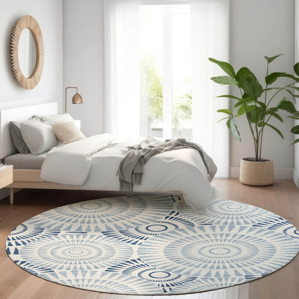HomeRoots 8' Blue and Ivory Geometric Round Rug - Washable, UV-Protected, Perfect for Homes with Kids & Pets! 669760