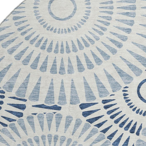 HomeRoots 8' Blue and Ivory Geometric Round Rug - Washable, UV-Protected, Perfect for Homes with Kids & Pets! 669760