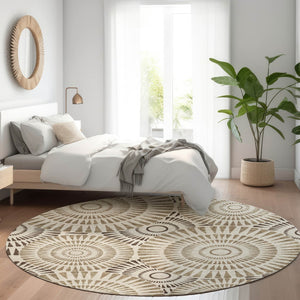 HomeRoots 8' Brown and Beige Geometric Washable Round Rug - Durable, UV-Protected, and Perfect for Any Space! 669766