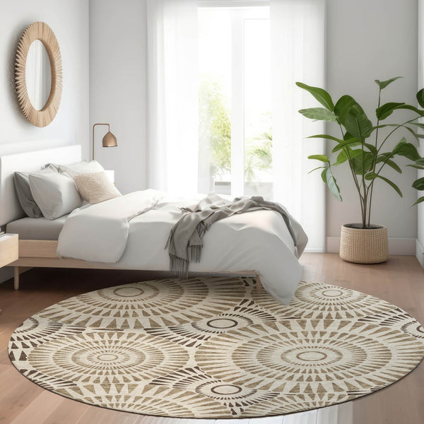 HomeRoots 8' Brown and Beige Geometric Washable Round Rug - Durable, UV-Protected, and Perfect for Any Space! 669766