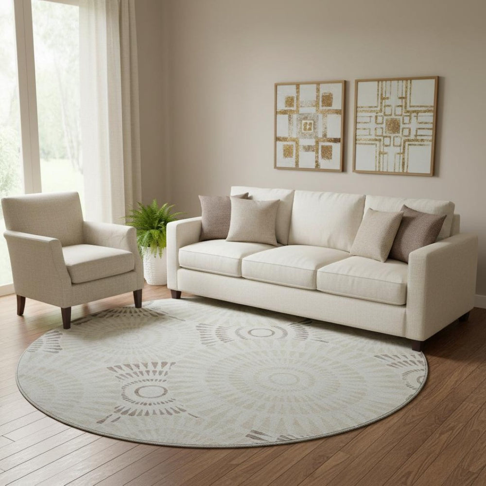 HomeRoots 8' Taupe and Beige Geometric Round Rug - Stain-Resistant, UV Protected, Perfect for High-Traffic Homes 669814