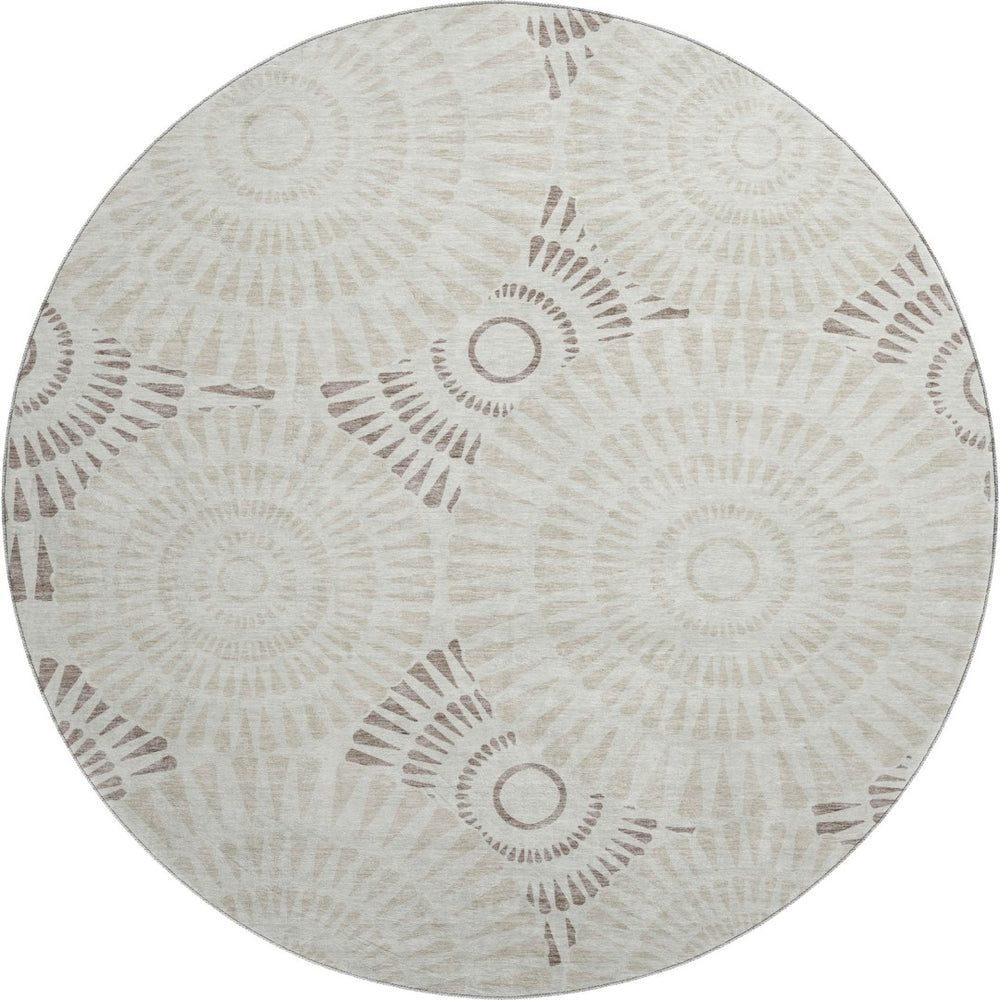 HomeRoots 8' Taupe and Beige Geometric Round Rug - Stain-Resistant, UV Protected, Perfect for High-Traffic Homes 669814