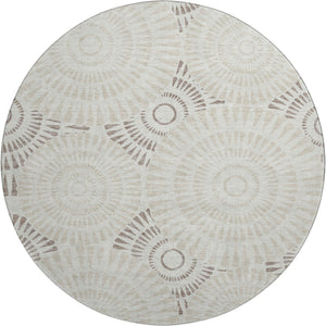 HomeRoots 8' Taupe and Beige Geometric Round Rug - Stain-Resistant, UV Protected, Perfect for High-Traffic Homes 669814