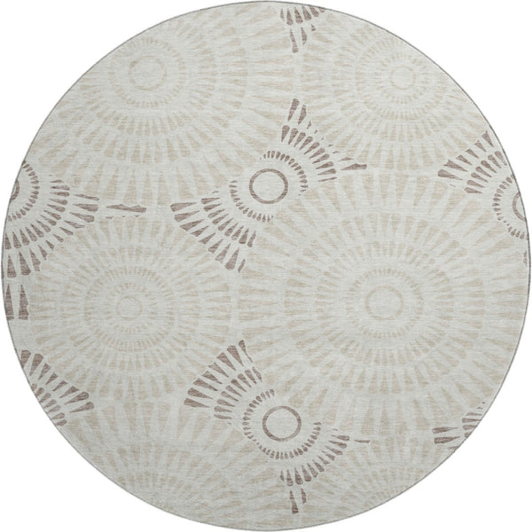 HomeRoots 8' Taupe and Beige Geometric Round Rug - Stain-Resistant, UV Protected, Perfect for High-Traffic Homes 669814