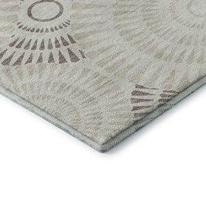 HomeRoots 8' Taupe and Beige Geometric Round Rug - Stain-Resistant, UV Protected, Perfect for High-Traffic Homes 669814
