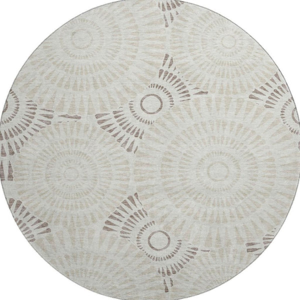 HomeRoots 8' Taupe and Beige Geometric Round Rug - Stain-Resistant, UV Protected, Perfect for High-Traffic Homes 669814