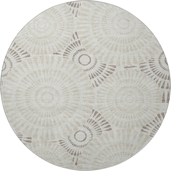 HomeRoots 8' Taupe and Beige Geometric Round Rug - Stain-Resistant, UV Protected, Perfect for High-Traffic Homes 669814