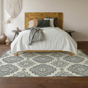 HomeRoots 5' X 8' Gray and Ivory Medallion Area Rug - Washable, UV Protected, Stain-Resistant, Durable Design 669855