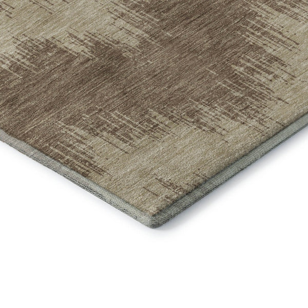 HomeRoots 8' Brown and Beige Chevron Round Rug - Washable, UV Protected, Durable & Stylish for Any Space 669940
