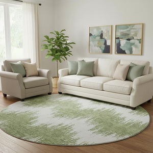 HomeRoots 8' Green And Ivory Chevron Round Rug - Washable, UV Protected, Durable Design for High-Traffic Areas 669958