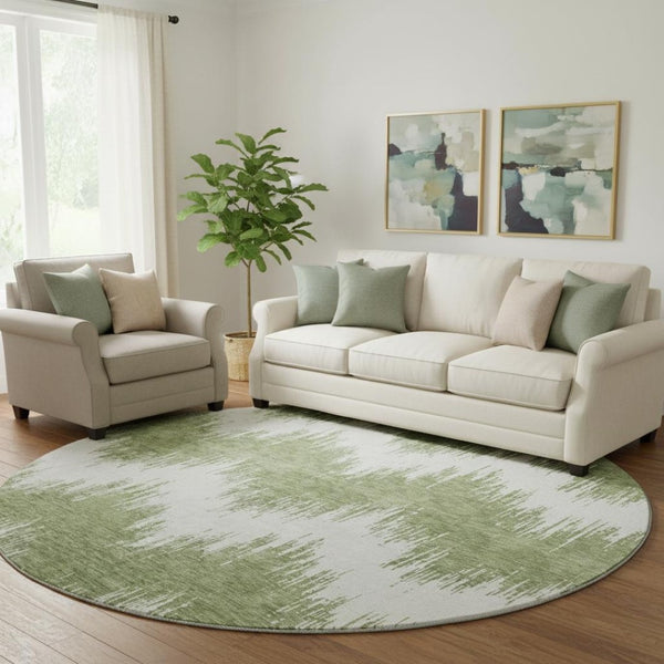 HomeRoots 8' Green And Ivory Chevron Round Rug - Washable, UV Protected, Durable Design for High-Traffic Areas 669958