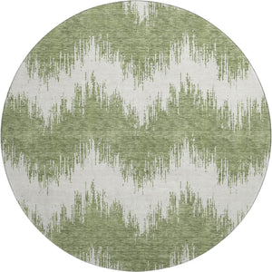 HomeRoots 8' Green And Ivory Chevron Round Rug - Washable, UV Protected, Durable Design for High-Traffic Areas 669958