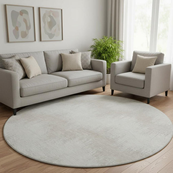 HomeRoots 8' Ivory and Beige Chevron Washable Round Rug - Stylish, Durable, UV-Protected for High-Traffic Areas 669964