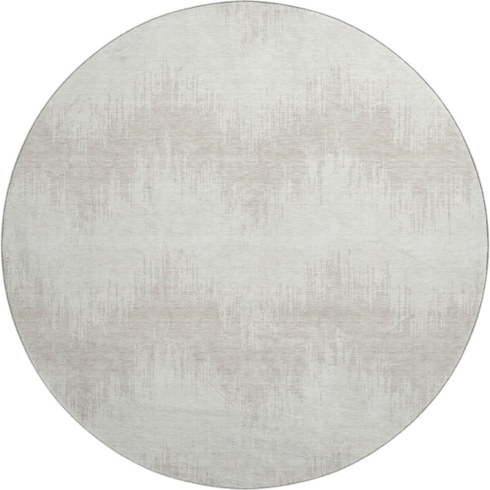 HomeRoots 8' Ivory and Beige Chevron Washable Round Rug - Stylish, Durable, UV-Protected for High-Traffic Areas 669964