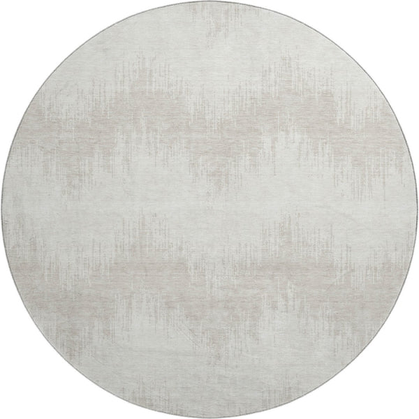HomeRoots 8' Ivory and Beige Chevron Washable Round Rug - Stylish, Durable, UV-Protected for High-Traffic Areas 669964