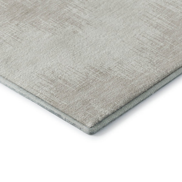 HomeRoots 8' Ivory and Beige Chevron Washable Round Rug - Stylish, Durable, UV-Protected for High-Traffic Areas 669964