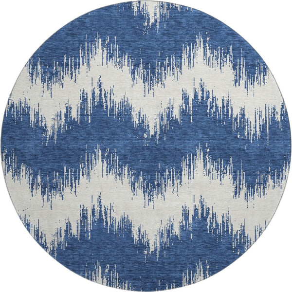HomeRoots 8' Navy Blue & Ivory Chevron Round Rug - Stain Resistant, UV Protected, Easy-Care Design for Homes 669970