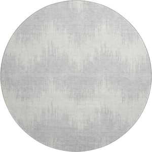 HomeRoots 8' Silver And Ivory Chevron Round Rug – Washable, UV Protected, Durable Design for High-Traffic Areas 669994