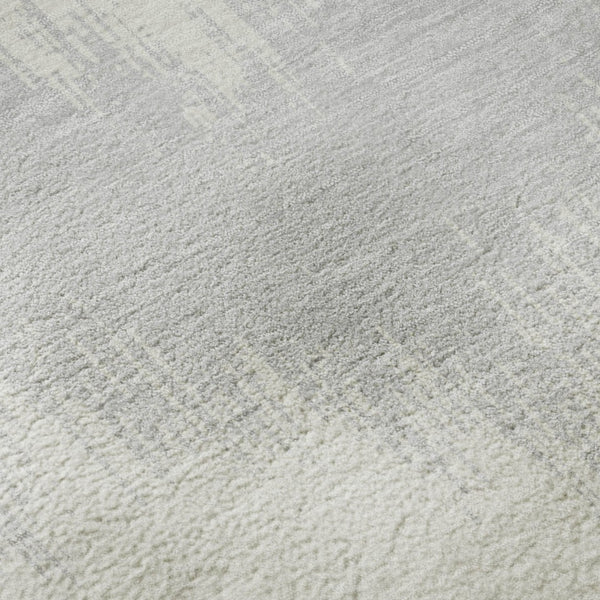 HomeRoots 8' Silver And Ivory Chevron Round Rug – Washable, UV Protected, Durable Design for High-Traffic Areas 669994