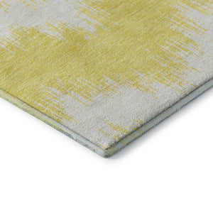 HomeRoots 8' Washable Round Rug in Yellow & Beige Chevron Design - UV Protected, Stain-Resistant Comfort! 670018