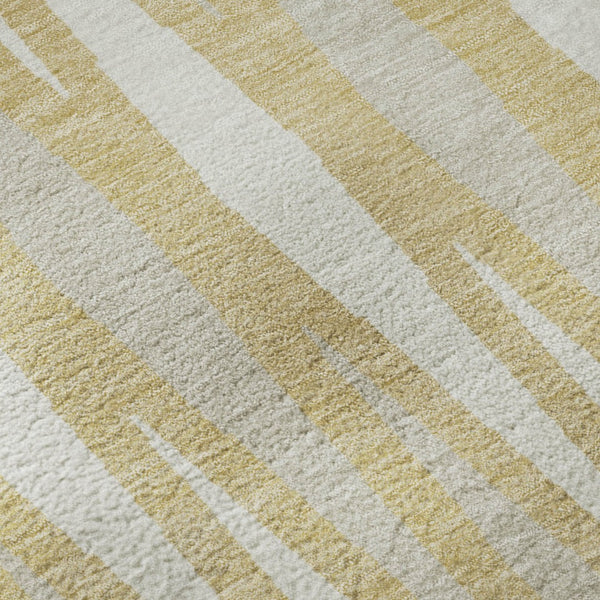 HomeRoots 8' Gold and Ivory Geometric Round Rug - Stylish, Washable, UV-Protected for Indoor and Outdoor Use 670042